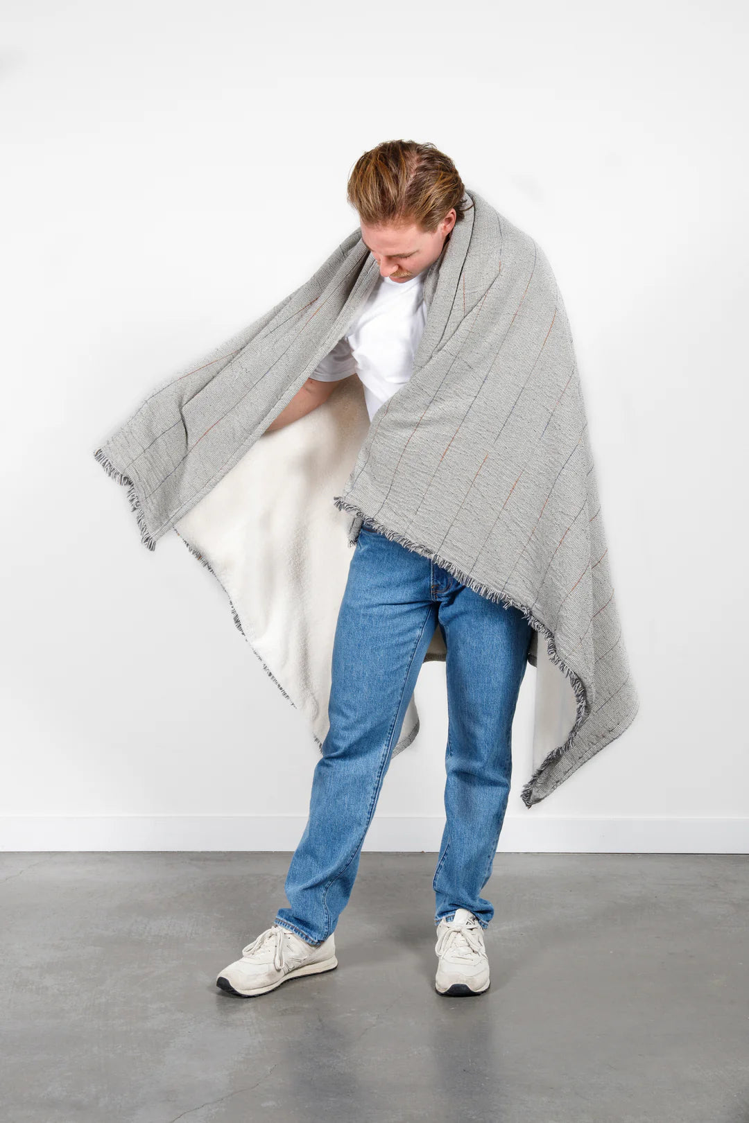 Everest Fleece Throw image 3