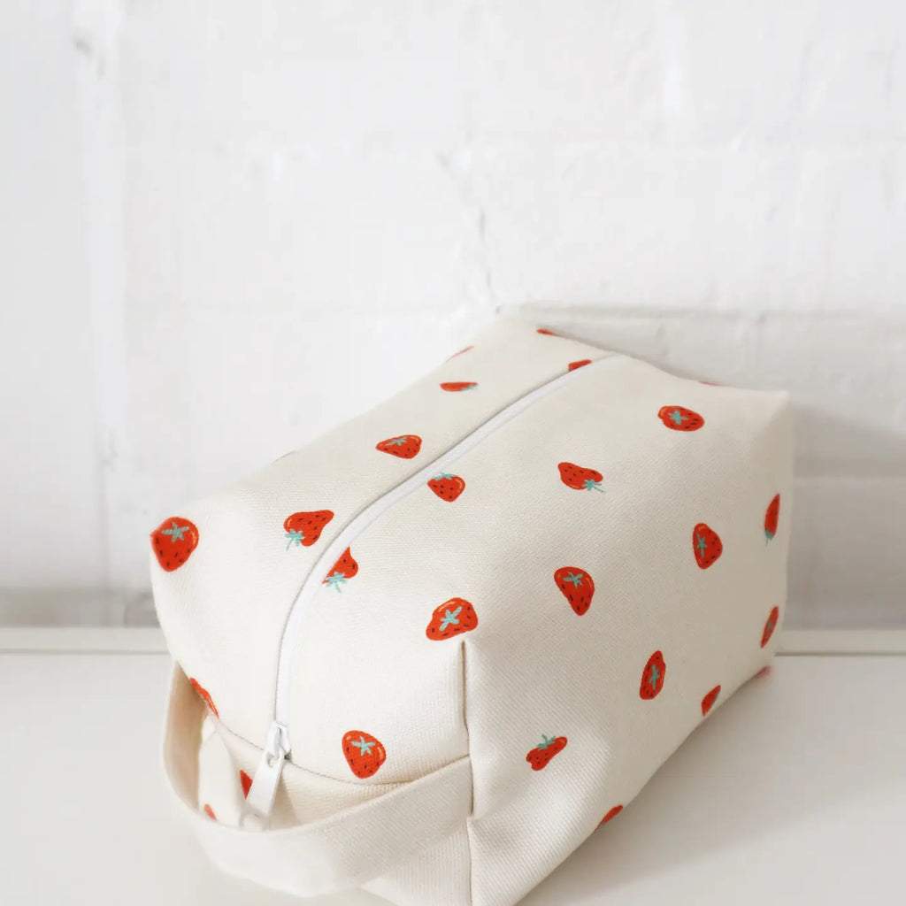 Makeup Bag - Strawberry image 3